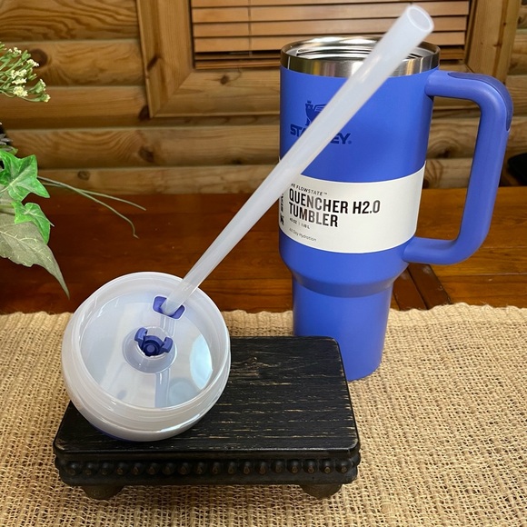 IRIS Stanley 40oz Tumbler - Picture 7 of 7